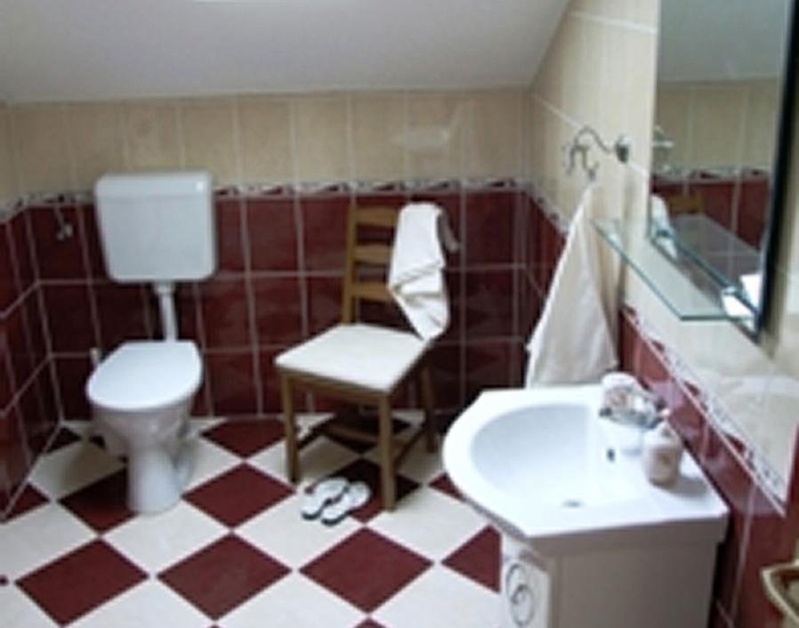 Ilona Apartmanhaz Komárom Buitenkant foto