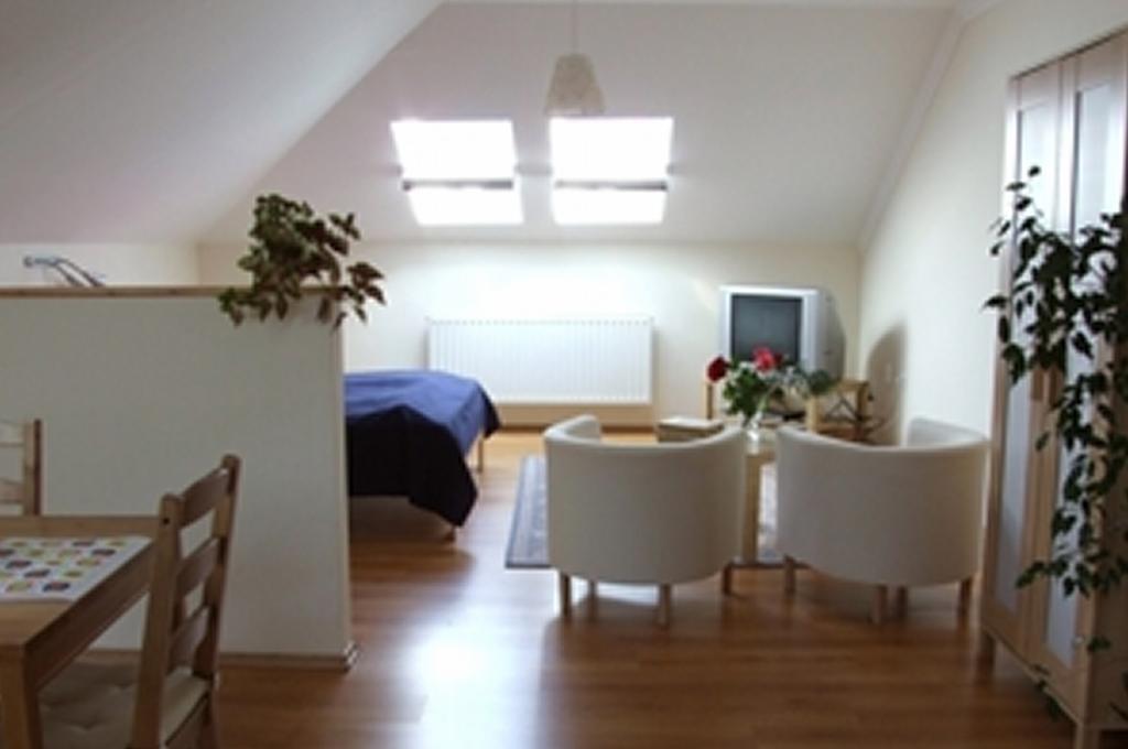 Ilona Apartmanhaz Komárom Buitenkant foto
