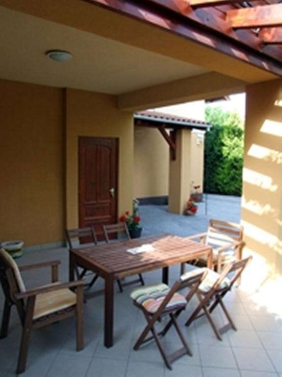 Ilona Apartmanhaz Komárom Kamer foto
