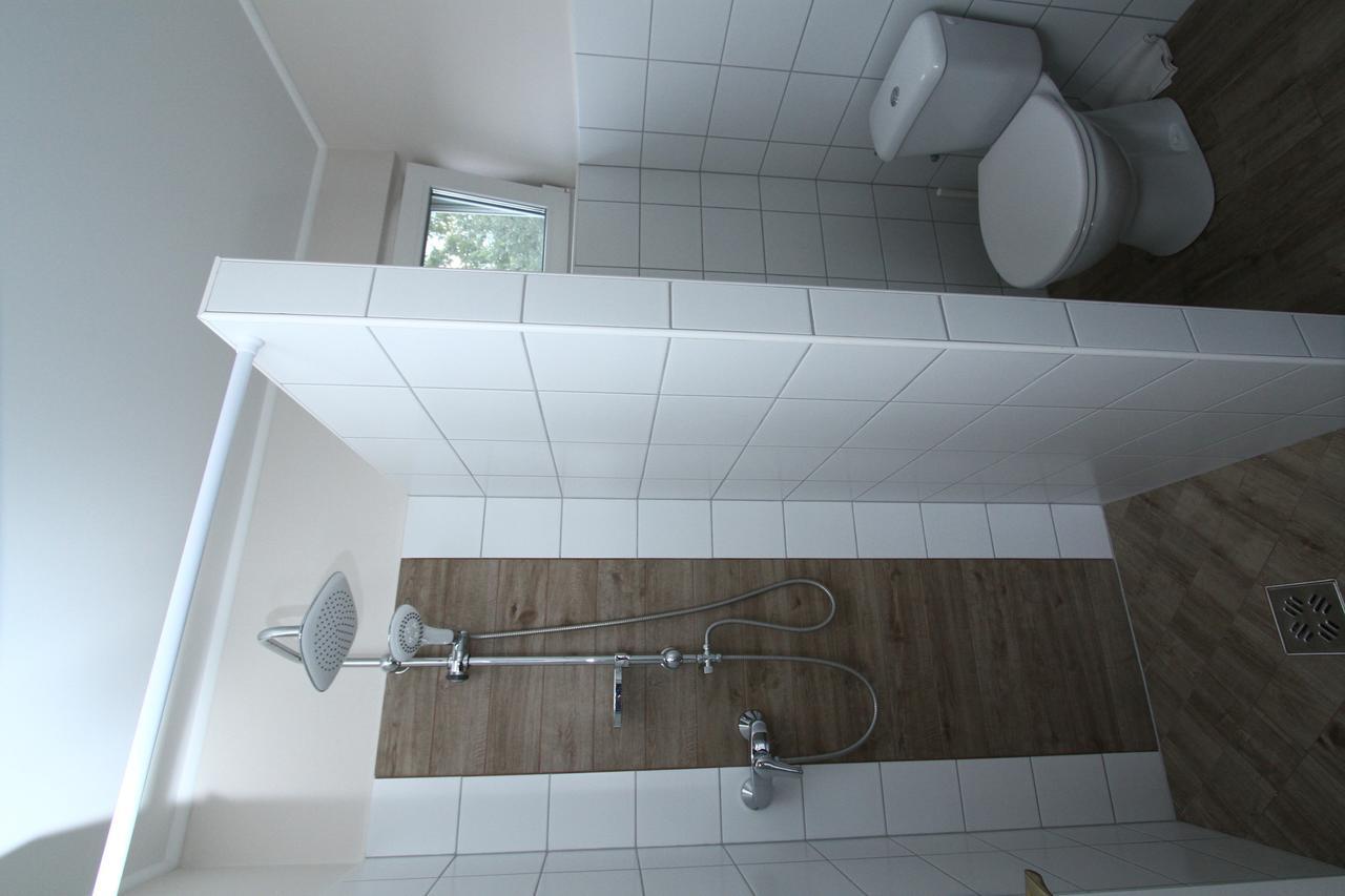 Ilona Apartmanhaz Komárom Buitenkant foto